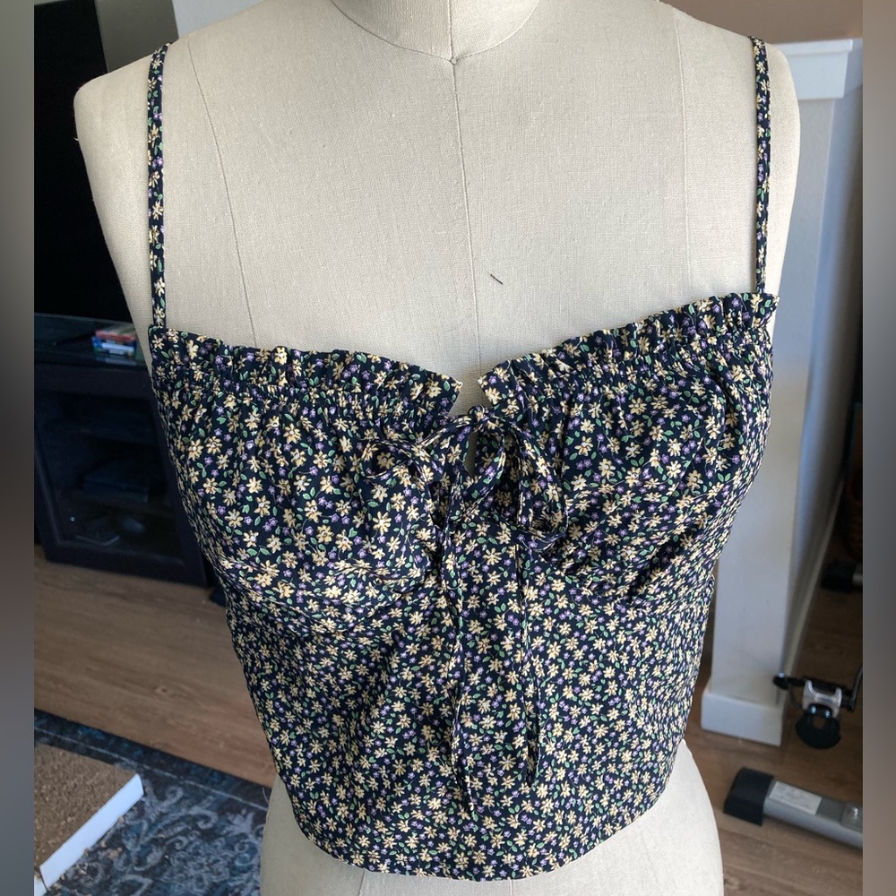 Dress forum crop top M